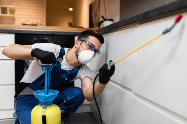 Best Commercial Pest Control Services  in Sigourney, IA
